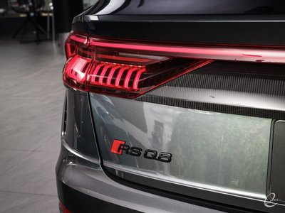 2024 AUDI RS Q8 thumbnail 49