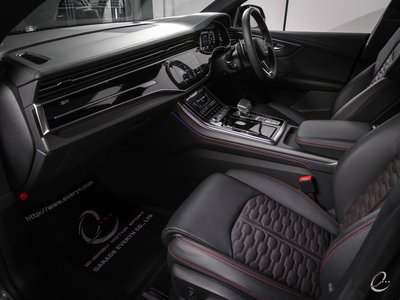 صورة 6 لـ 2024 AUDI RS Q8