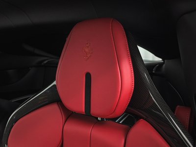صورة 17 لـ 2025 Ferrari 12 CILINDRI