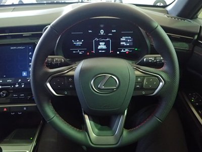 2025 Lexus LBX thumbnail 23
