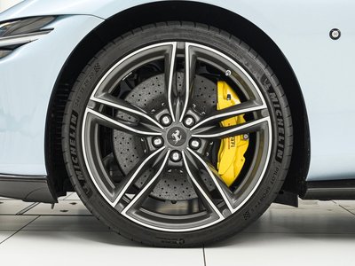 صورة 9 لـ 2026 Ferrari ROMA SPIDER