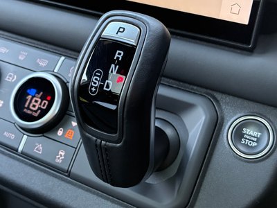 2024 LAND Rover DEFENDER thumbnail 22