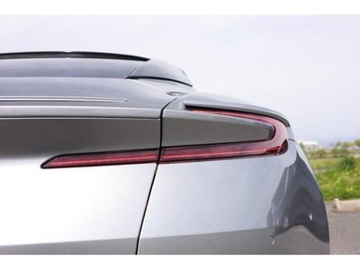 2024 Aston Martin DB12 — миниатюра 8