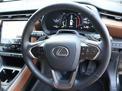 صورة 65 لـ 2024 Lexus LBX