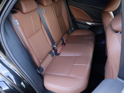 صورة 49 لـ 2024 Lexus LBX