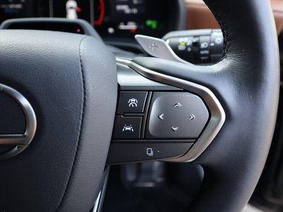 صورة 30 لـ 2024 Lexus LBX