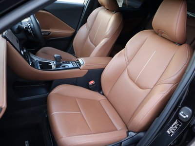 صورة 51 لـ 2024 Lexus LBX