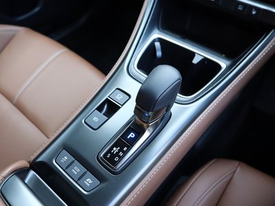 صورة 68 لـ 2024 Lexus LBX