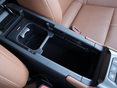 صورة 69 لـ 2024 Lexus LBX