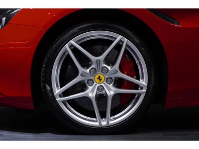 2016 Ferrari CALIFORNIA T 照片 8
