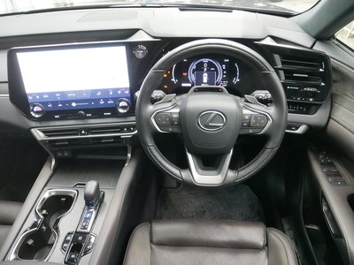 صورة 7 لـ 2023 Lexus RX