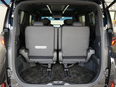 2023 Toyota VELLFIRE photo 11