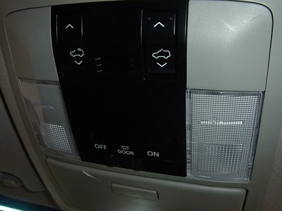 2023 Toyota LAND CRUISER PRADO thumbnail 24