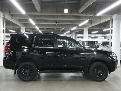 2023 Toyota LAND CRUISER PRADO photo 11