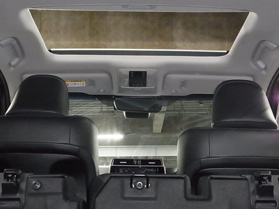 2023 Toyota LAND CRUISER PRADO photo 2