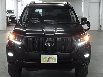 2023 Toyota LAND CRUISER PRADO photo 8