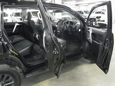 2023 Toyota LAND CRUISER PRADO photo 14