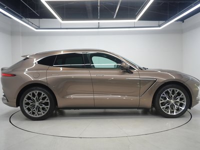 2023 Aston Martin DBX — фото 4