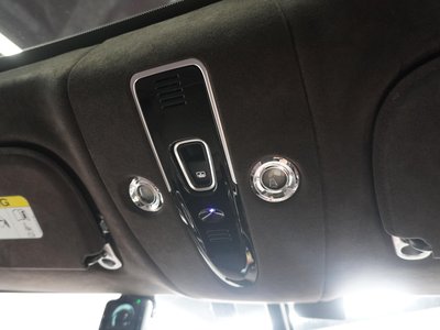 2023 Aston Martin DBX — миниатюра 45