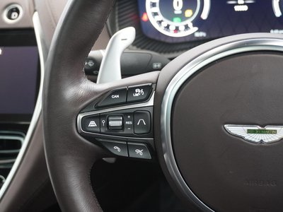 2023 Aston Martin DBX — миниатюра 24