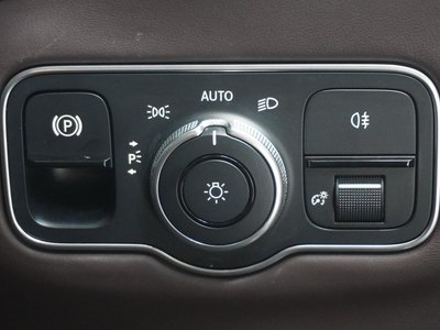 2023 Aston Martin DBX — миниатюра 32