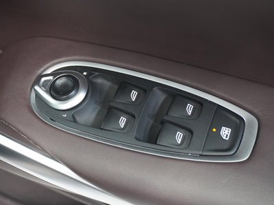2023 Aston Martin DBX — миниатюра 74