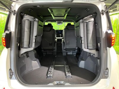 2024 Toyota ALPHARD — фото 13