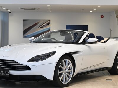 صورة 1 لـ 2021 Aston Martin DB11 VOLANTE