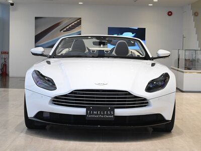 صورة 3 لـ 2021 Aston Martin DB11 VOLANTE