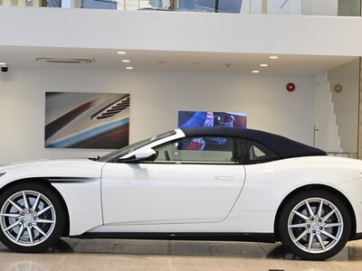 صورة 6 لـ 2021 Aston Martin DB11 VOLANTE