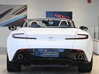 صورة 8 لـ 2021 Aston Martin DB11 VOLANTE