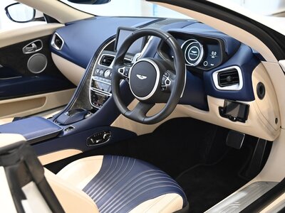 صورة 9 لـ 2021 Aston Martin DB11 VOLANTE
