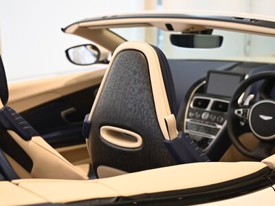صورة 10 لـ 2021 Aston Martin DB11 VOLANTE