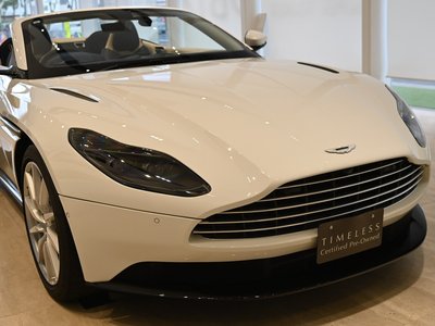 صورة 15 لـ 2021 Aston Martin DB11 VOLANTE
