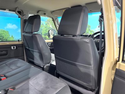 2025 Toyota LAND CRUISER 70 thumbnail 39