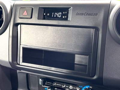 2025 Toyota LAND CRUISER 70 thumbnail 52