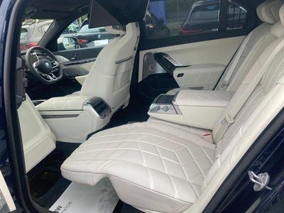 2025 BMW I7 缩略图 73