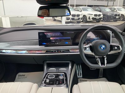 2025 BMW I7 缩略图 36