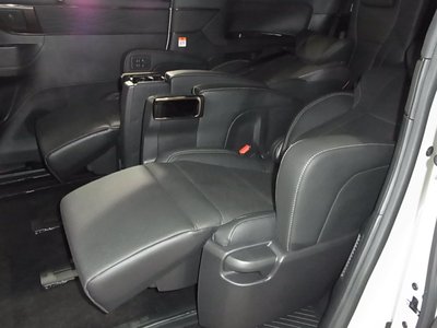 صورة 23 لـ 2024 Toyota ALPHARD