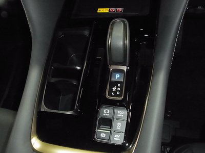 صورة 42 لـ 2024 Toyota ALPHARD