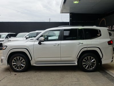 2025 Toyota LAND CRUISER 300 照片 6