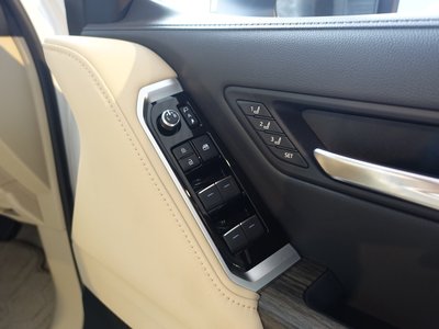 2025 Toyota LAND CRUISER 300 照片 49