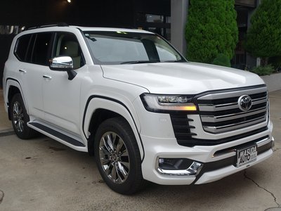 2025 Toyota LAND CRUISER 300 照片 5