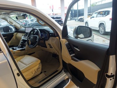 2025 Toyota LAND CRUISER 300 照片 48