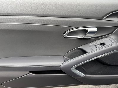 صورة مصغرة 47 لـ 2024 Porsche 718