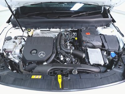 صورة مصغرة 35 لـ 2025 Mercedes-BENZ GLB