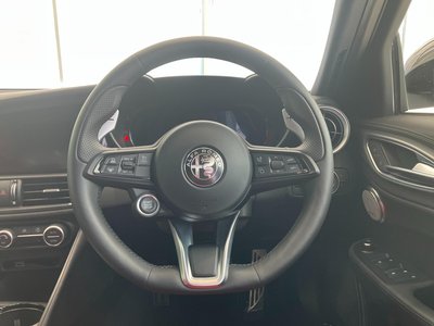 صورة 31 لـ 2024 ALFA Romeo JULIA
