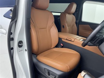 صورة 31 لـ 2025 Toyota VELLFIRE
