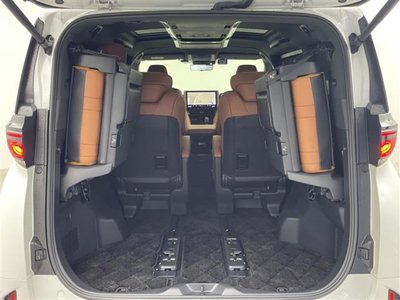 صورة 37 لـ 2025 Toyota VELLFIRE