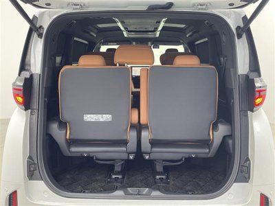 صورة 35 لـ 2025 Toyota VELLFIRE
